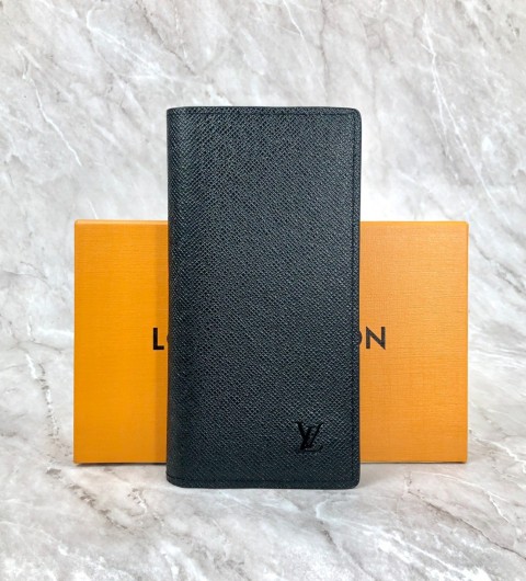 루이비통 타이가 장지갑 -풀박스-