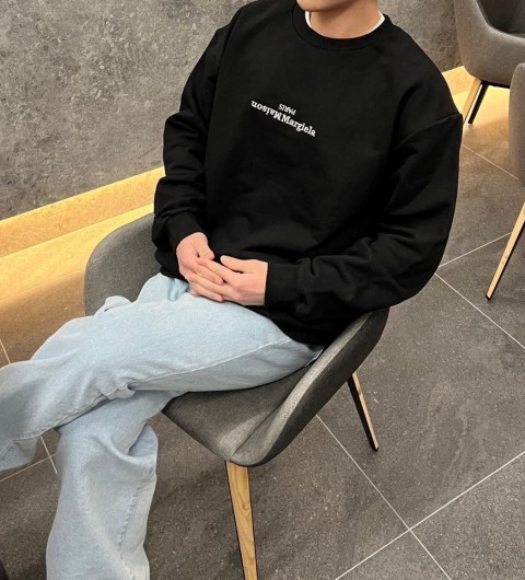 마르지엘라 리버스로고 맨투맨