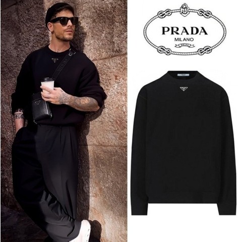 프라다 트라이앵글 넥플레이트 커플 맨투맨