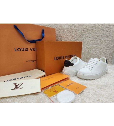 루이비통 타임아웃 스니커즈 (고급버전)