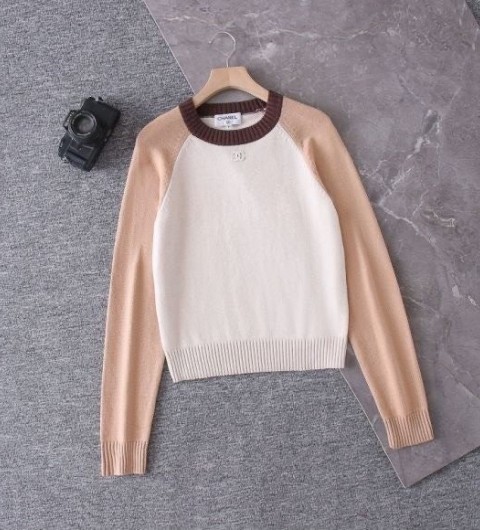 샤넬 여성 24시즌 배색 양모 니트