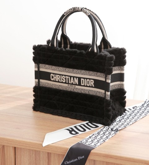 디올 북토트 까나쥬 시어링 백 - 다크