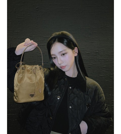 프라다 여성 카리나 패딩