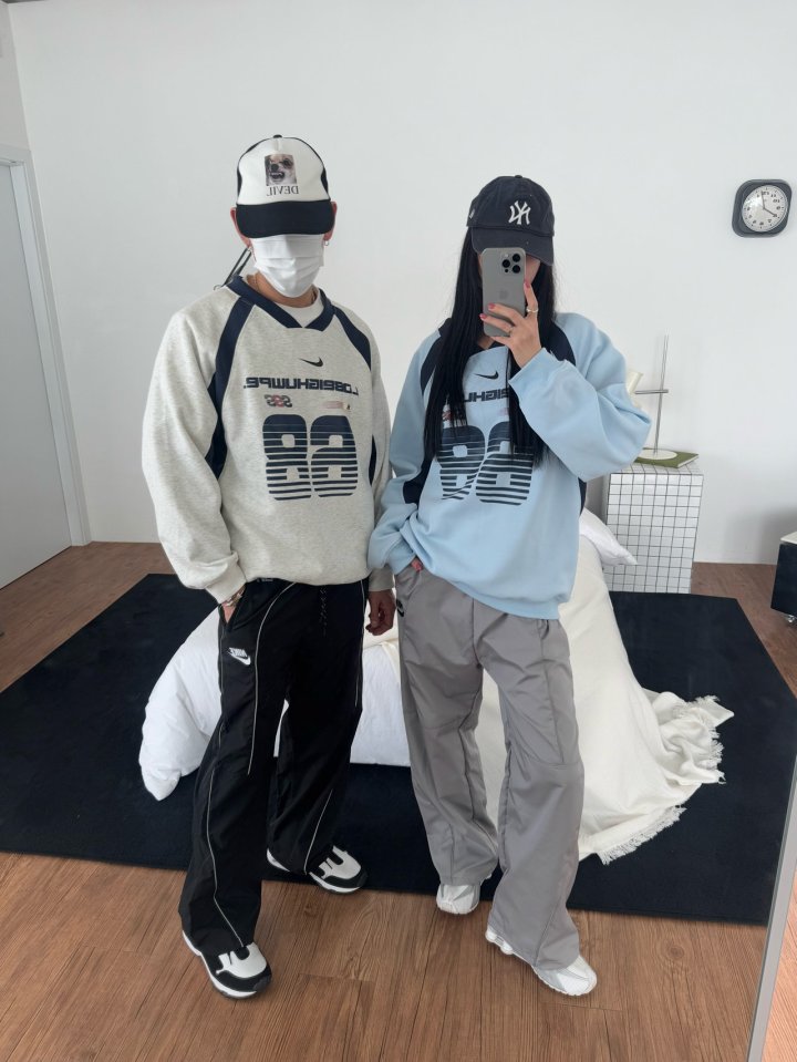 나이키 68 맨투맨 (남녀공용) 2color