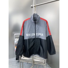 발렌시아가 두줄 배색 바람막이 자켓