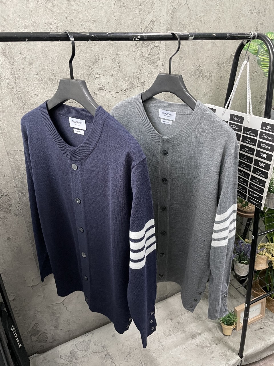 톰브라운 라운드 가디건 (2color)