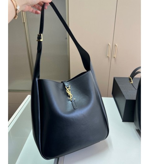 생로랑 5A7 가죽 스몰 호보 숄더백