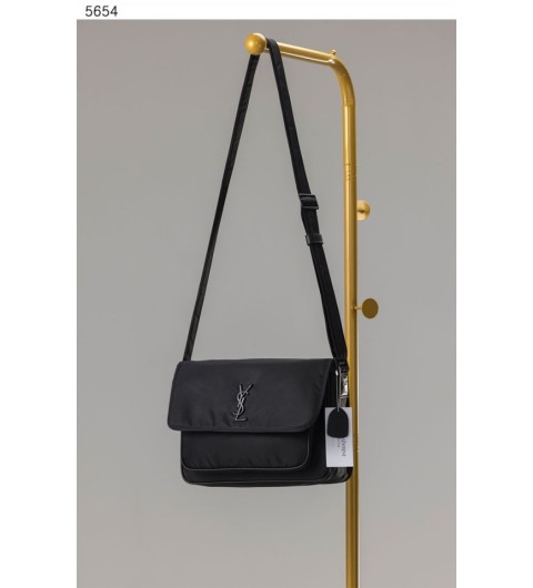 생로랑 에코닐 NIKI 메신저백