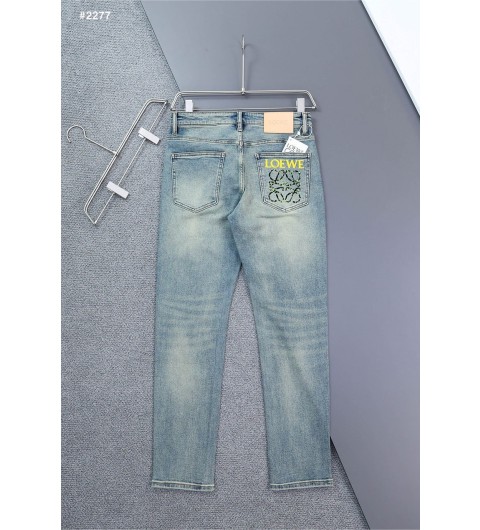 로에베 아나그램 백포켓 원싱 데님 청바지