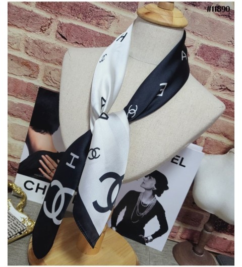 샤넬 블랙화이트 콤비 스퀘어 스카프