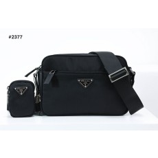 프라다 트라이앵글 로고 리나일론 크로스 메신저백