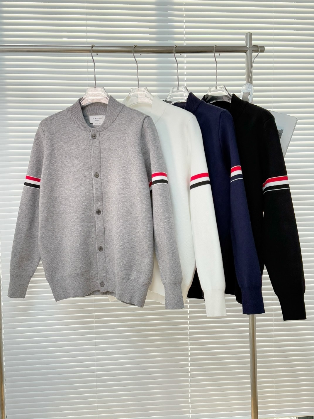 톰브라운 3선 암밴드 가디건 - 4 Color