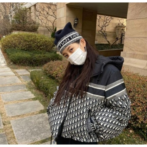 디올 여성 오블리크 크롭 다운패딩