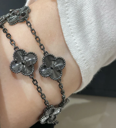 반클리프 Vintage Alhambra 블랙 팔찌