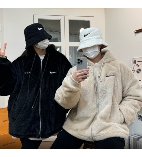 나이키 뉴 레더 밍크 패딩