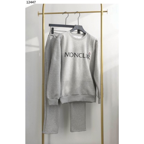 몽클레어 이니셜 엠보로고 라운드 패치 맨투맨 팬츠 세트 기모 - 2 Color