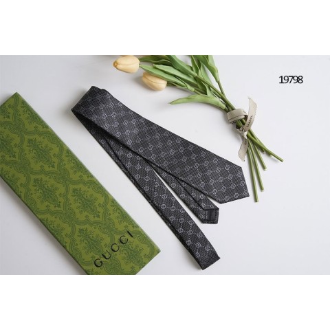 구찌 GG  패턴 실크 타이