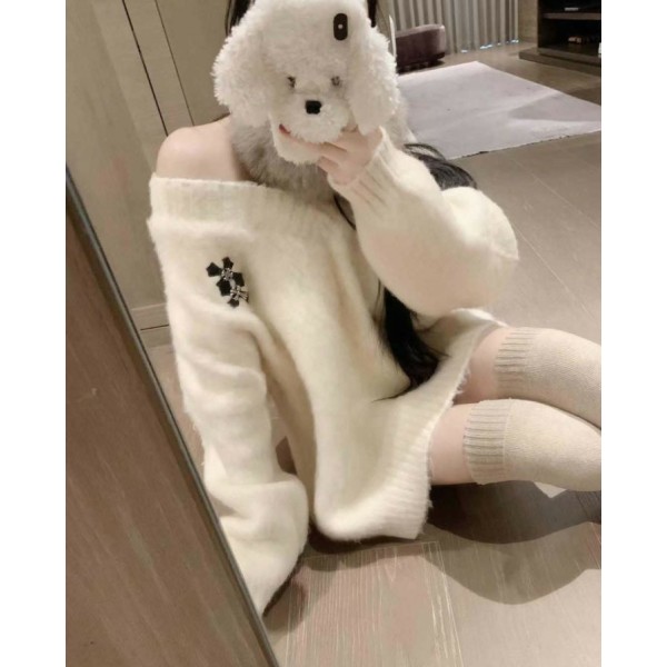 크롬하츠 여성 로고 레더패치 헤어리 브이넥 스웨터 - 2 Color-레플리카 사이트 쇼핑몰