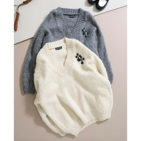 크롬하츠 여성 로고 레더패치 헤어리 브이넥 스웨터 - 2 Color-레플리카 사이트 쇼핑몰