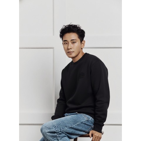 크롬하츠 멀티 크로스 맨투맨