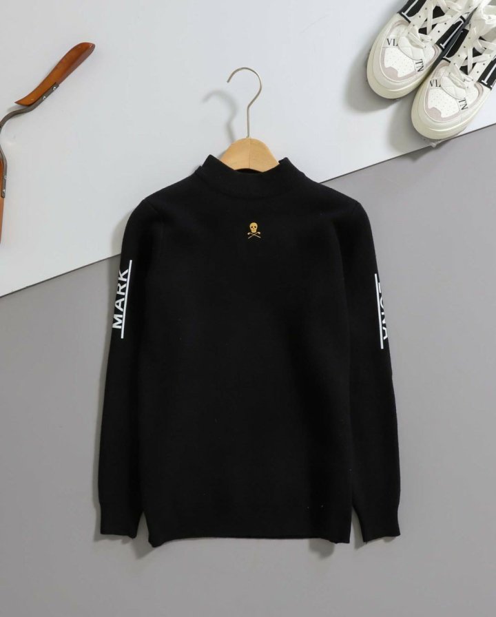 마크앤로나 백 스컬로고 기모 스웨터 - 2 Color