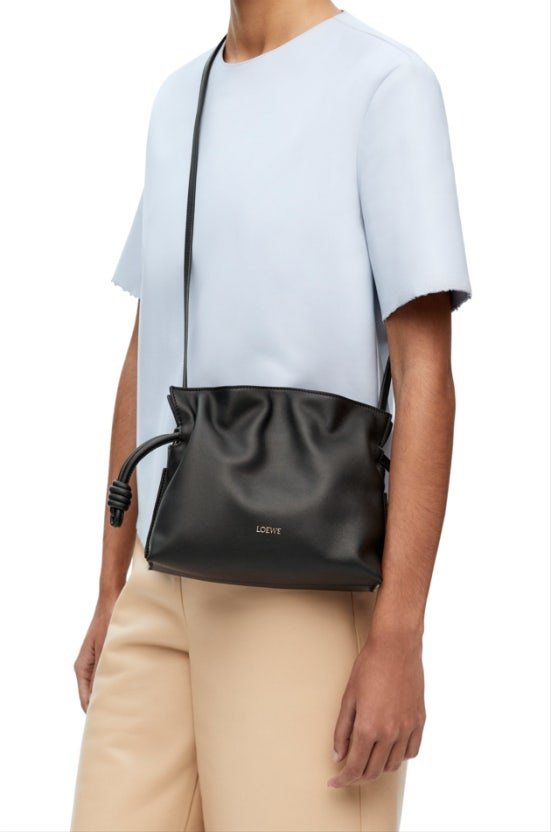 로에베 미니 플라멩코 클러치