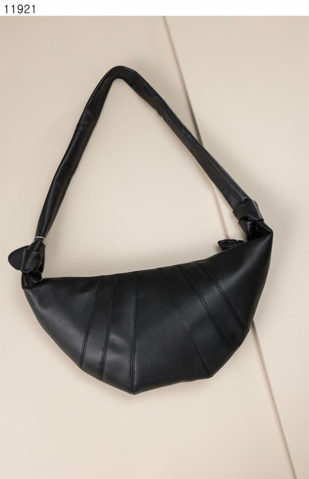 르메르 미디엄 크로와상 백 소프트 나파 레더