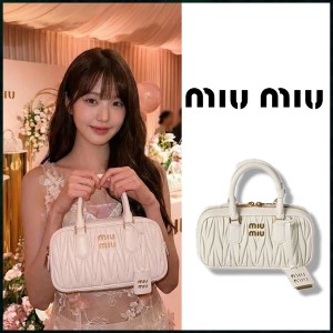 미우미우 아르카디 마테라쎄 나파 가죽백 - 화이트