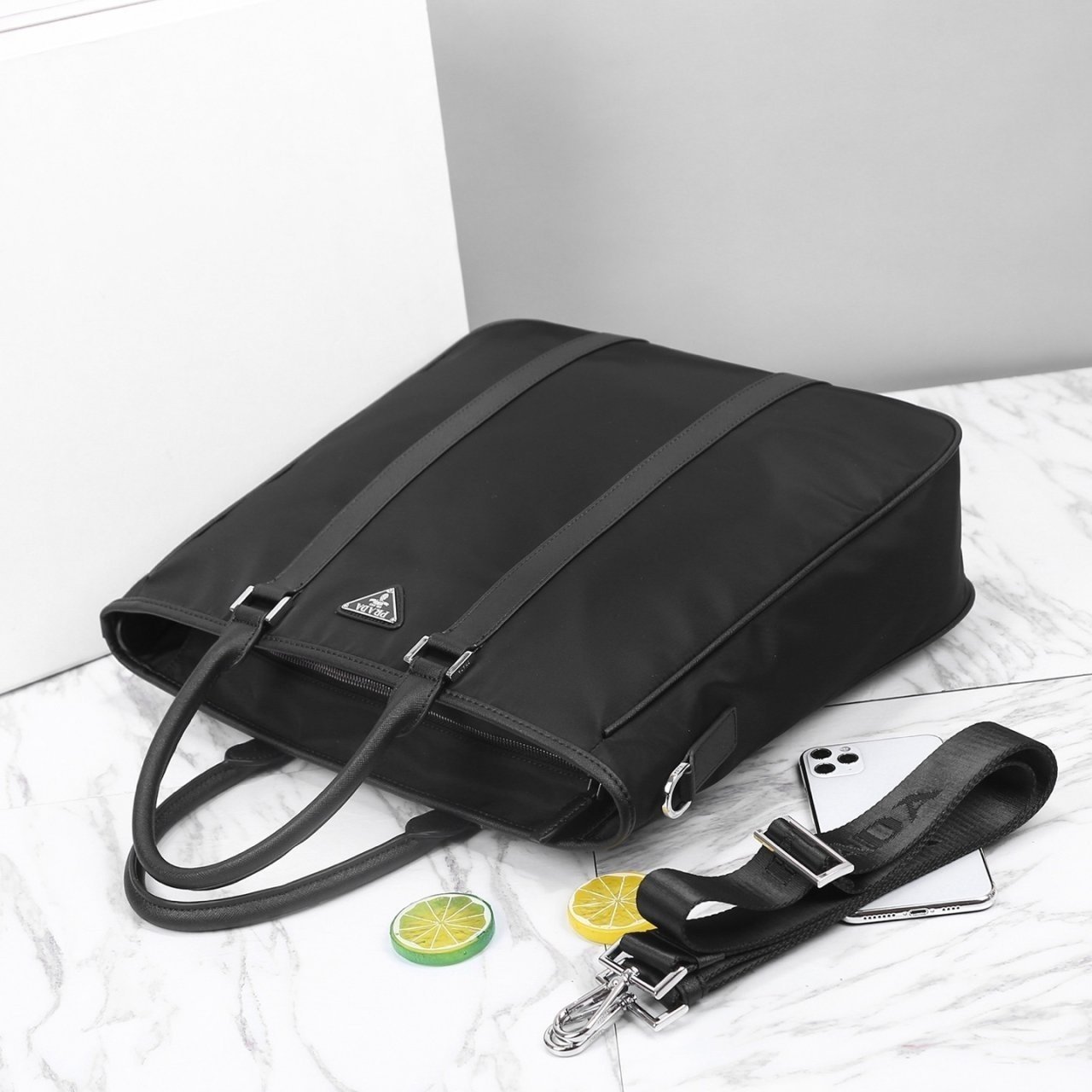 프라다 삼각로고 리나일론 토트백 서류가방