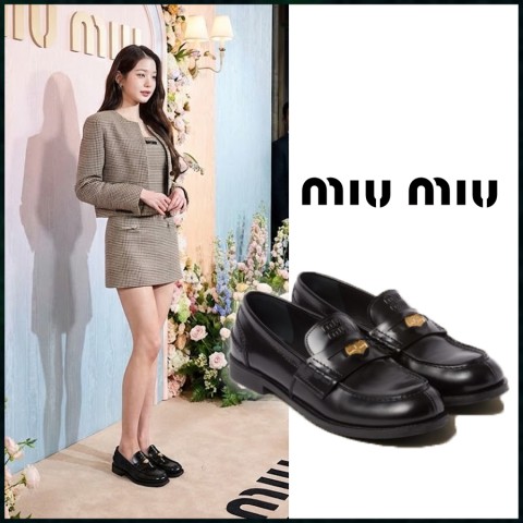 미우미우 여성 브러쉬드 가죽 페니 로퍼