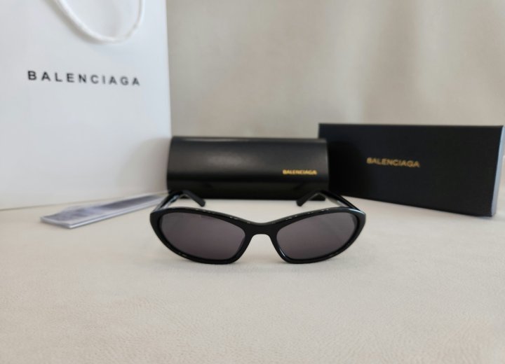 발렌시아가 네오 오발 2.0 선글라스